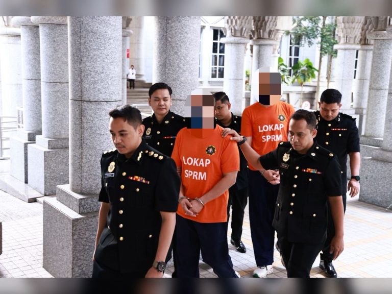 Skandal urus niaga saham: Penyelewengan sistematik, transaksi akaun luar negara