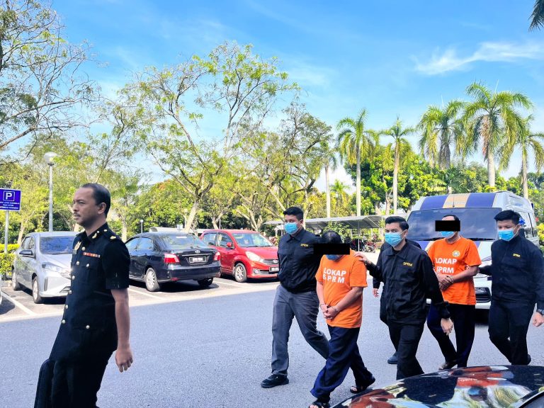 Seleweng dana NGO RM230 juta: 33 akaun berjumlah RM150 juta dibekukan