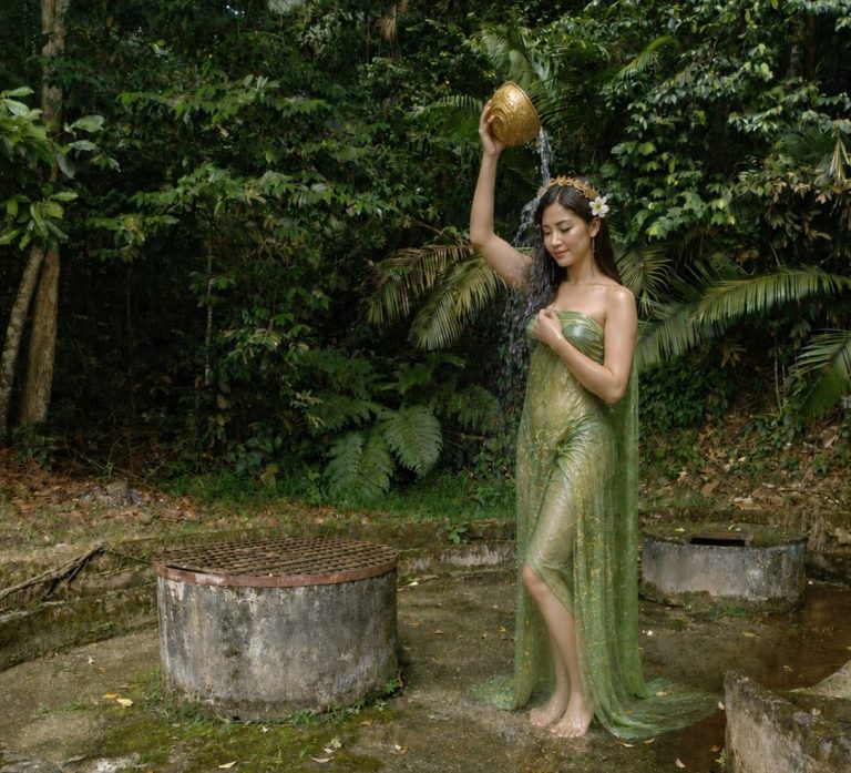 ‘Jangan datang ketika senja, telaga UKM itu milik Puteri Bunian’