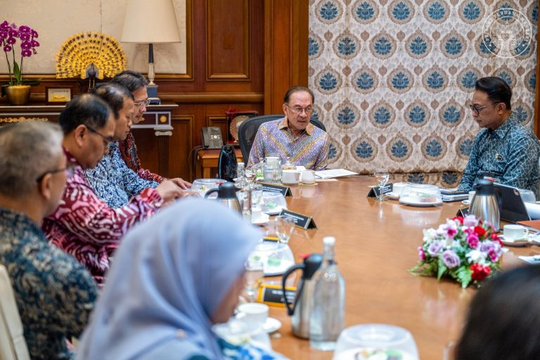 MARA institusi teras pemerkasaan Bumiputera – Anwar