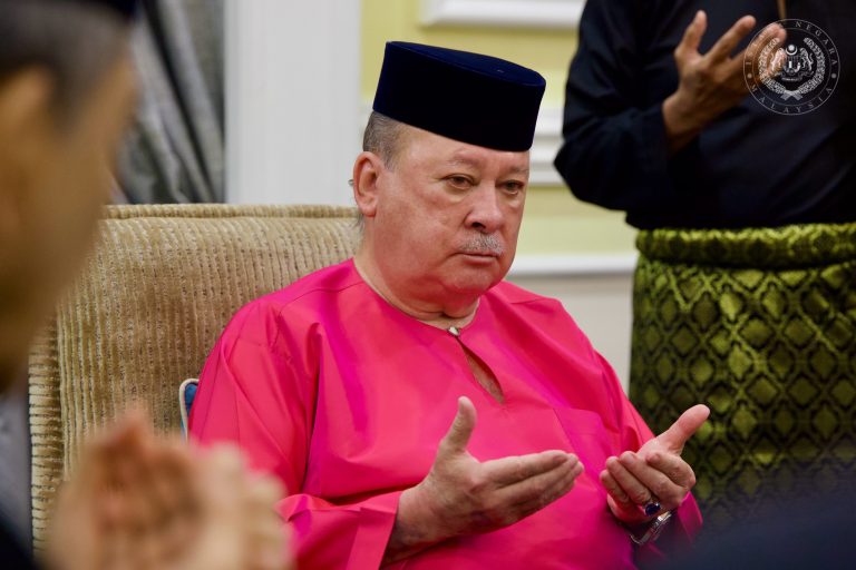 Agong kurnia 100 ekor lembu untuk ibadah korban