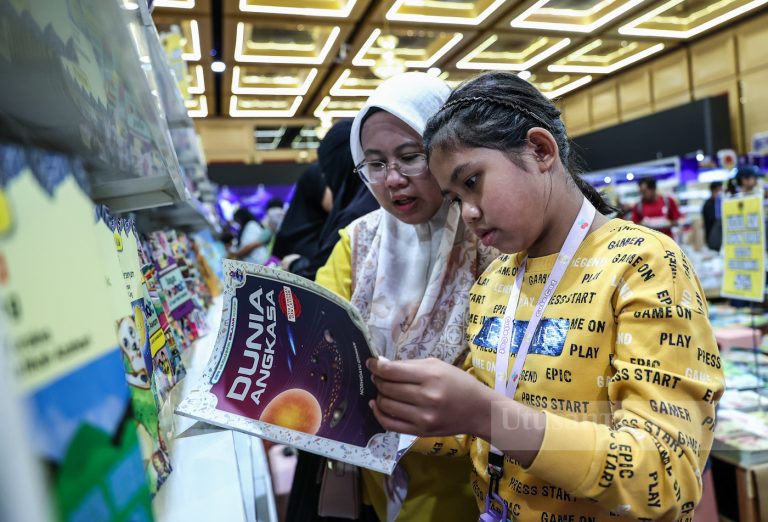 Pemberian baucar buku beri manfaat lebih dua juta pelajar sekolah menengah