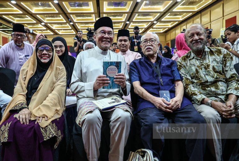 Pemberian baucar buku RM100 diteruskan tahun ini – PM