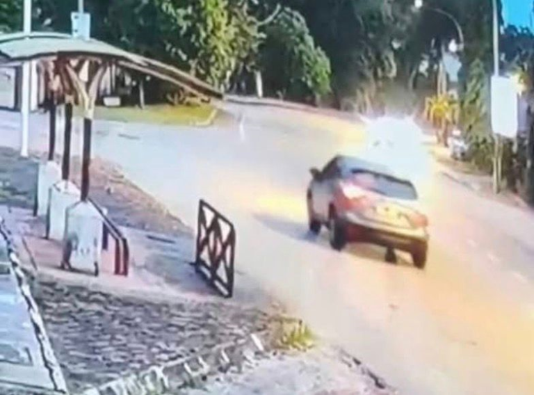 Polis buru pemandu SUV rempuh 2 beradik sehingga maut