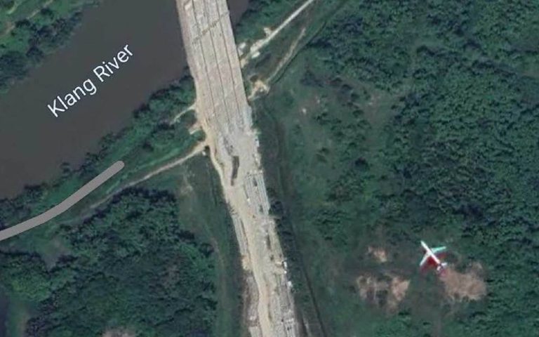 Dakwaan kapal terbang tersadai di tepi Sungai Kandis palsu